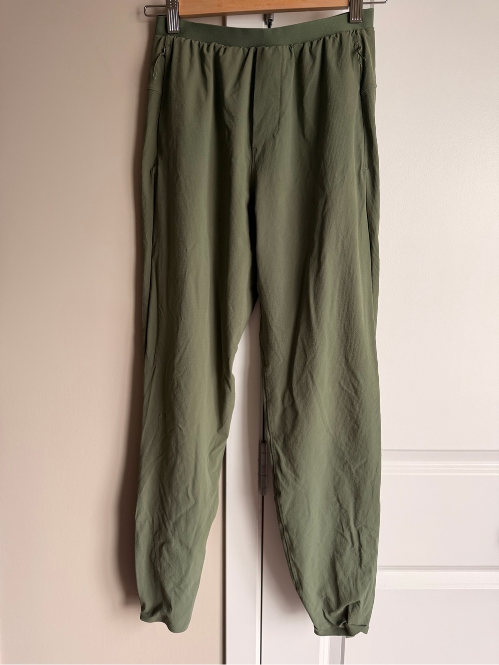 lululemon athletica Men's Olive Green Jogger Pants